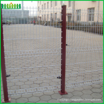 Factory price cheap and fine 75x100mm mesh size curvy welded wire mesh fence